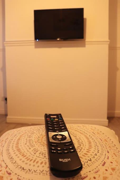 Cozy Family Stay With Free Parking And Wifi Leeds  Eksteriør billede