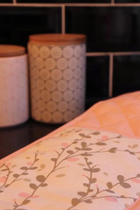 Cozy Family Stay With Free Parking And Wifi Leeds  Eksteriør billede