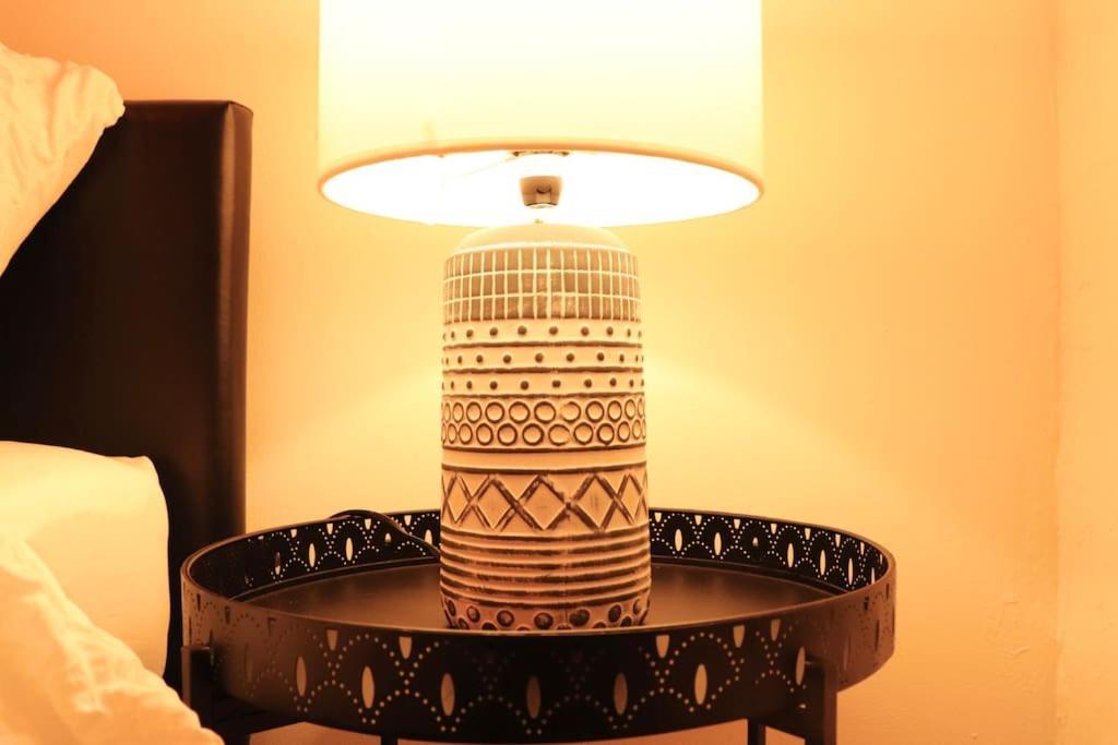 Cozy Family Stay With Free Parking And Wifi Leeds  Eksteriør billede