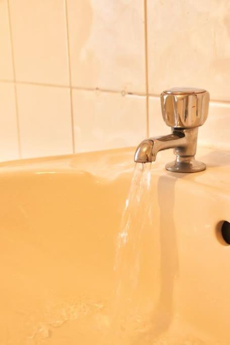 Cozy Family Stay With Free Parking And Wifi Leeds  Eksteriør billede